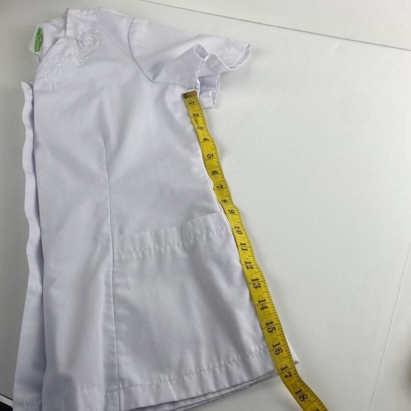 White feminine embroidered hospital short sleeve top - Picture 5 of 8